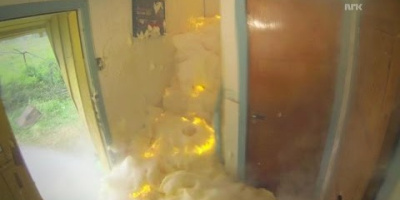 Hur man tvättar trappan med väteperoxid, kaliumjodid, såpa och bensin